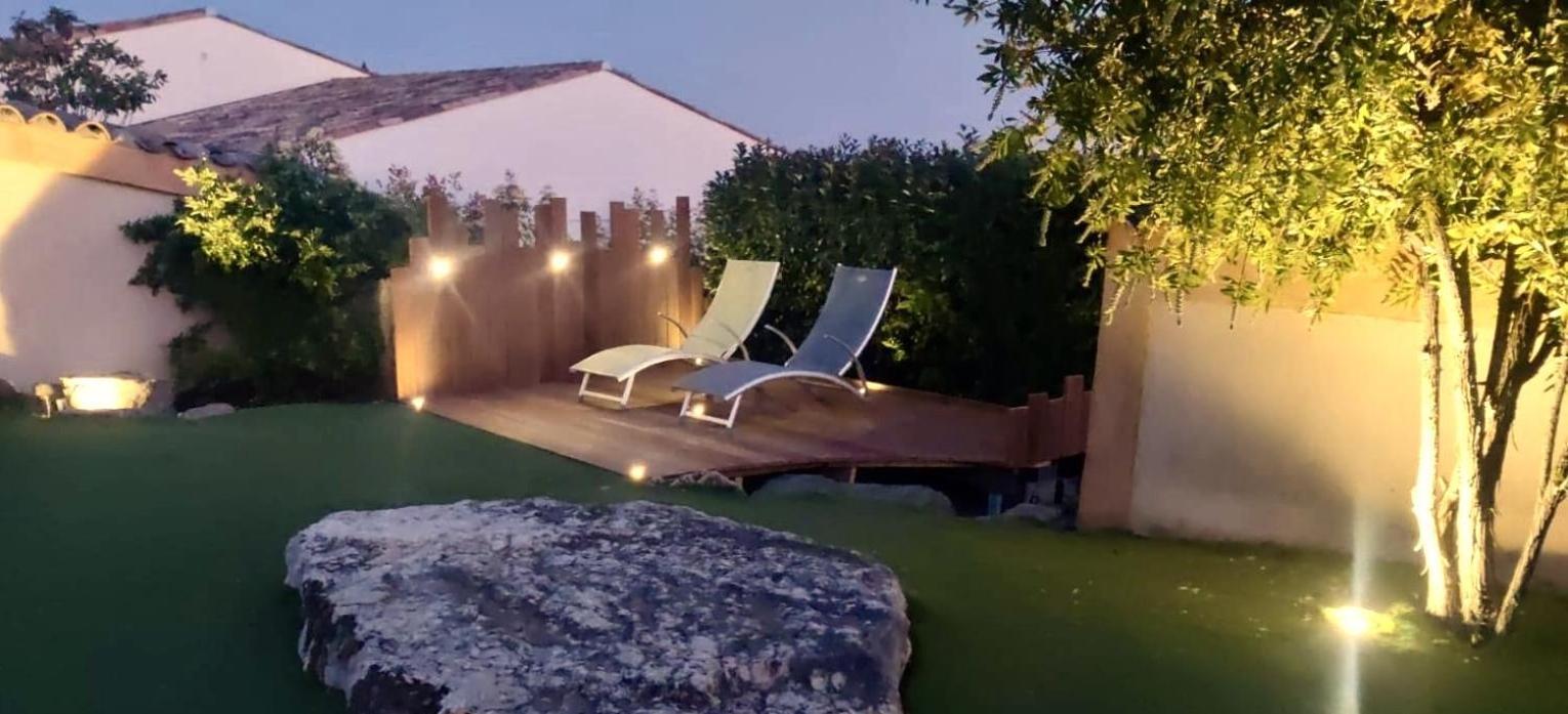 2 Hebergements - 10 Couchages - Parking, Piscine, Jacuzzi - Convivialite Roquebrune-sur-Argens Exterior photo