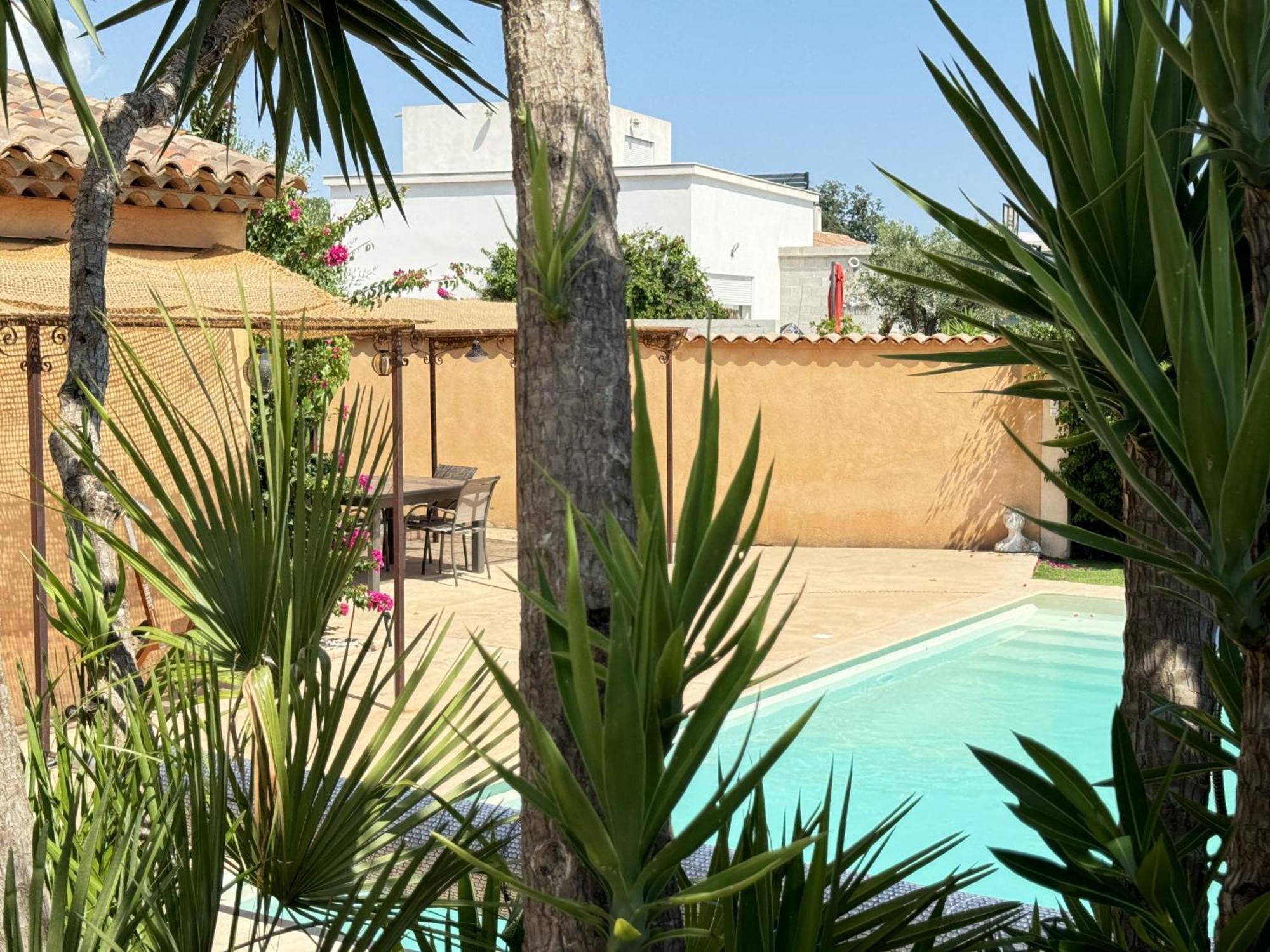 2 Hebergements - 10 Couchages - Parking, Piscine, Jacuzzi - Convivialite Roquebrune-sur-Argens Exterior photo